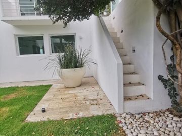 Residencia en venta en Santa Cruz Guadalupe , Puebla