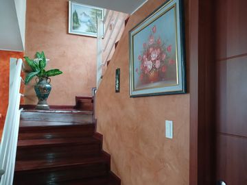 Vendo  Casa con 4 dormitorios,  Carcelén Sector  Colegio Einstein