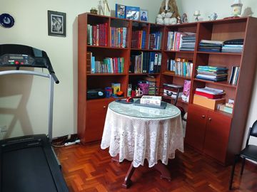 Vendo  Casa con 4 dormitorios,  Carcelén Sector  Colegio Einstein