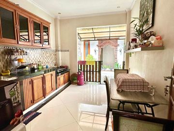Rumah Mewah di Condongcatur dekat Pakuwon Mall
