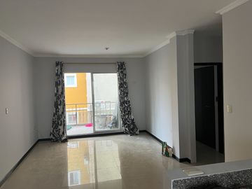 VENTA Dpto. 91 m2 MARINADOR PARK  1er piso alto; 1 parqueo.  La Aurora, cantón Daule.
