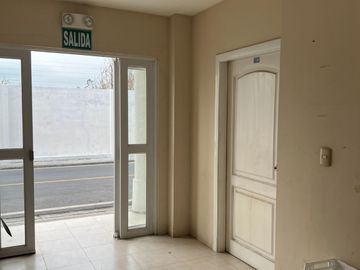 VENTA Dpto. 91 m2 MARINADOR PARK  1er piso alto; 1 parqueo.  La Aurora, cantón Daule.