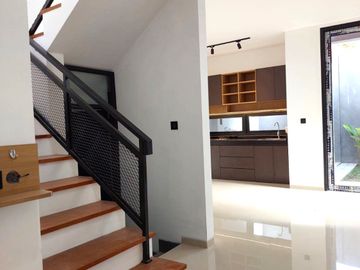 Rumah Keren Proses Bangun dekat Sheraton Mustika Maguwoharjo