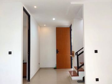 Rumah Keren Proses Bangun dekat Sheraton Mustika Maguwoharjo
