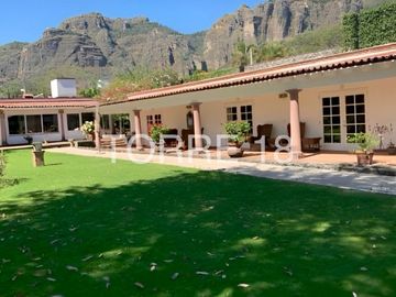CASA DE CAMPO EN VENTA, TEPOZTLAN