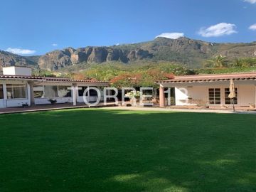 CASA DE CAMPO EN VENTA, TEPOZTLAN