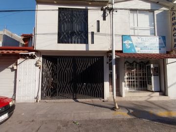 EXCELENTE PROPIEDAD 3 PISOS