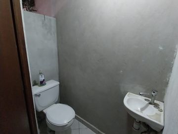 EXCELENTE PROPIEDAD 3 PISOS