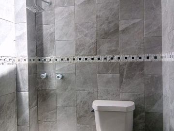 EXCELENTE PROPIEDAD 3 PISOS