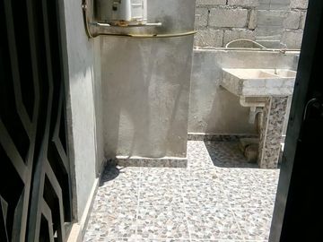 EXCELENTE PROPIEDAD 3 PISOS