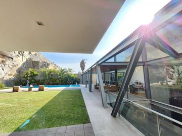 Amplia Casa de Lujo en Venta en La Mejor Zona de La Molina