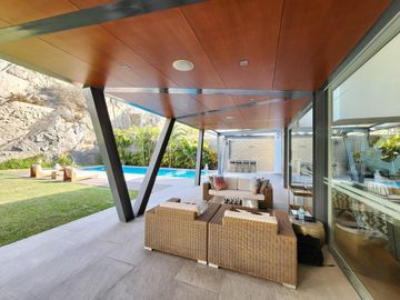 Amplia Casa de Lujo en Venta en La Mejor Zona de La Molina