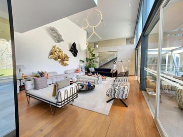 Amplia Casa de Lujo en Venta en La Mejor Zona de La Molina