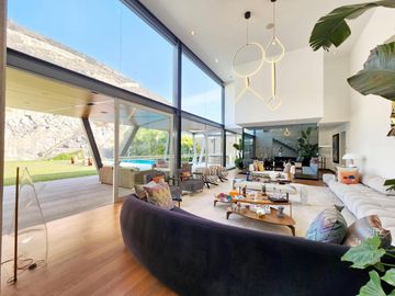 Amplia Casa de Lujo en Venta en La Mejor Zona de La Molina