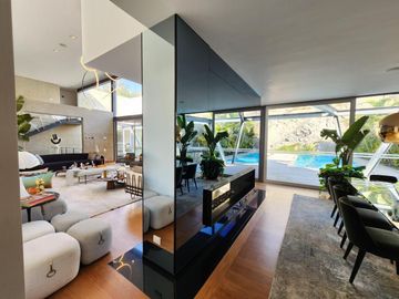 Amplia Casa de Lujo en Venta en La Mejor Zona de La Molina