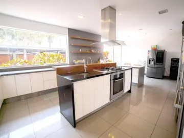 Amplia Casa de Lujo en Venta en La Mejor Zona de La Molina