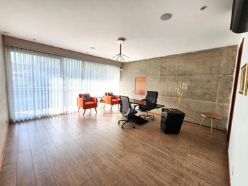 Amplia Casa de Lujo en Venta en La Mejor Zona de La Molina