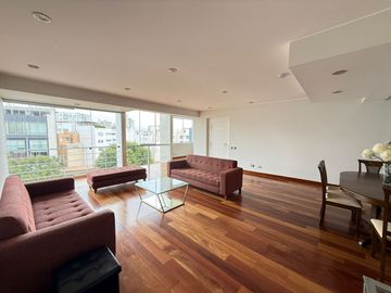 Vendo impecable duplex en el corazon turistico de MIraflores