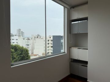 Vendo impecable duplex en el corazon turistico de MIraflores