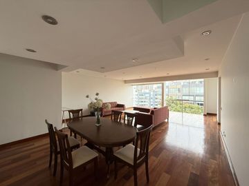 Vendo impecable duplex en el corazon turistico de MIraflores