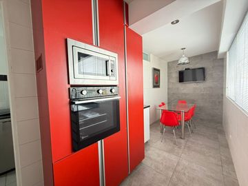 Vendo impecable duplex en el corazon turistico de MIraflores
