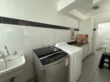Vendo impecable duplex en el corazon turistico de MIraflores