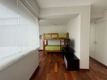 Vendo impecable duplex en el corazon turistico de MIraflores