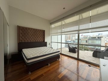 Vendo impecable duplex en el corazon turistico de MIraflores