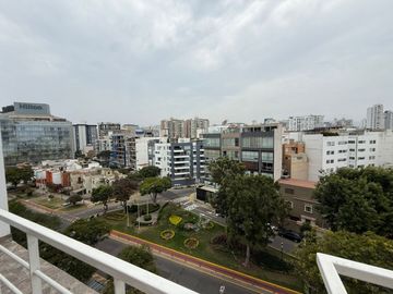 Vendo impecable duplex en el corazon turistico de MIraflores