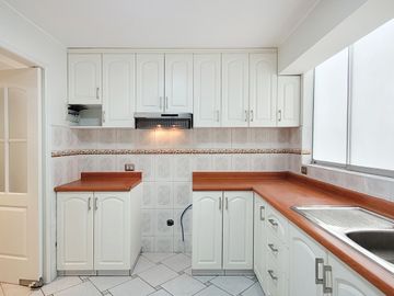 Departamento en Venta - Av de los Ingenieros - Urb Valle Hermoso  - Surco