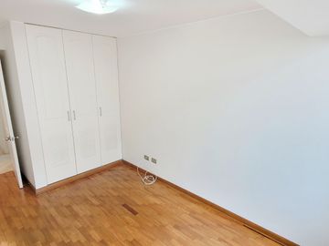 Departamento en Venta - Av de los Ingenieros - Urb Valle Hermoso  - Surco