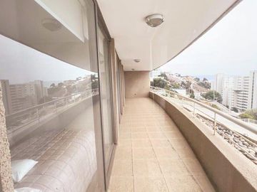 Departamento 3D 2B ubicado en Edmundo Eluchans 2485, Reñaca, Viña del Mar./ Inmueble recuperado por banco