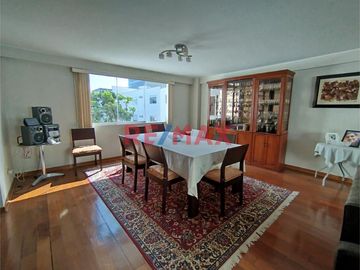 VENTA DE AMPLIO DEPARTAMENTO EN SURCO