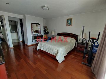 VENTA DE AMPLIO DEPARTAMENTO EN SURCO