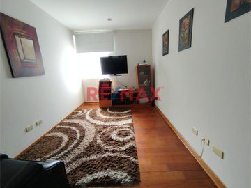 VENTA DE AMPLIO DEPARTAMENTO EN SURCO