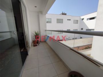 VENTA DE AMPLIO DEPARTAMENTO EN SURCO