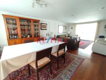 VENTA DE AMPLIO DEPARTAMENTO EN SURCO
