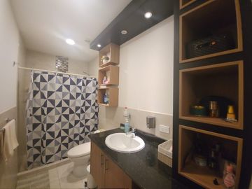 Se Vende Departamento de 2 Dormitorios  en el Sector de la Embajada Norteamericana ,Solca