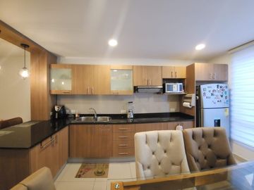 Se Vende Departamento de 2 Dormitorios  en el Sector de la Embajada Norteamericana ,Solca