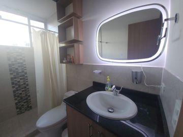 Se Vende Departamento de 2 Dormitorios  en el Sector de la Embajada Norteamericana ,Solca