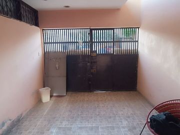 SE VENDE CASA CON PISCINA - AV CONDE DE NIEVA 490 M2