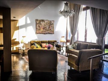 SE VENDE CASA CON PISCINA - AV CONDE DE NIEVA 490 M2