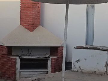 SE VENDE CASA CON PISCINA - AV CONDE DE NIEVA 490 M2
