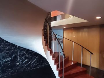 SE VENDE CASA CON PISCINA - AV CONDE DE NIEVA 490 M2