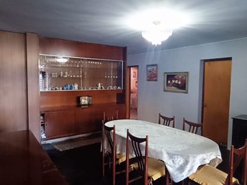 SE VENDE CASA CON PISCINA - AV CONDE DE NIEVA 490 M2