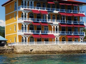 Waterfront Penthouse, 3 BR, 97 sqm, with Jacuzzi Bedroom