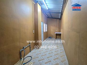 2-storey townhouse, 18 sq m, P.K. Garden Village, Pracha Uthit 90, Pracha Uthit Soi 90, Kanchanaphisek Road, Phra Samut Chedi, Samut Prakan