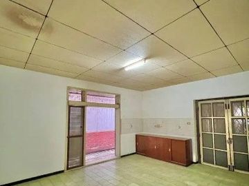 Dijual Rumah Komersil Jalan Imam Bonjol tengah kota