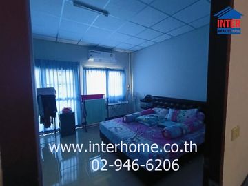 2-storey townhouse, 18.9 sq.w., Niraville Village, Ekachai-Pho Chai, near Suan Chong Sathit, Ekachai Road, Khlong Si Wa Taklom Road, Krathum Baen, Sam
