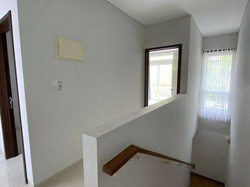 Rumah Disewakan di Serenia Hills, Lebak Bulus, Siap Huni